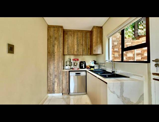 3 BEDROOM TOWNHOUSE FOR SALE IN LA LUCIA